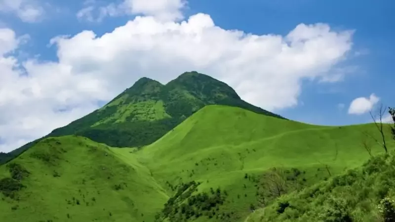 由布岳登山 登山道の整備された由布岳