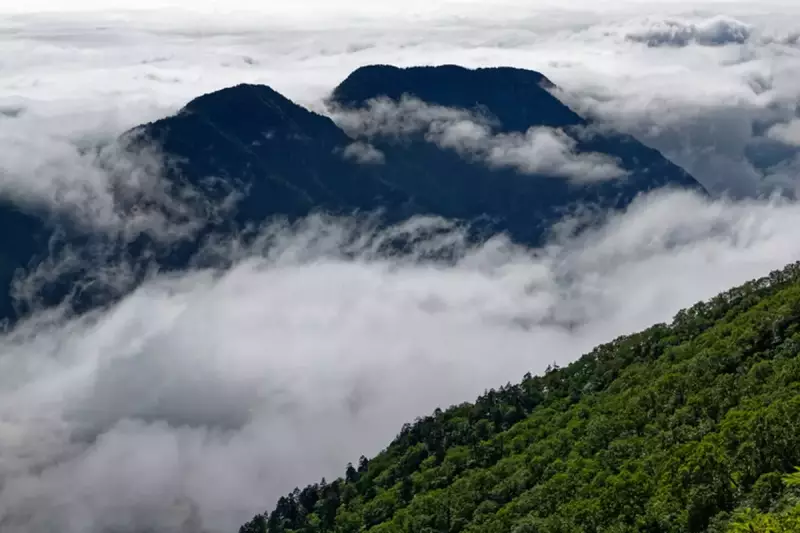 合戦尾根から望む有明山