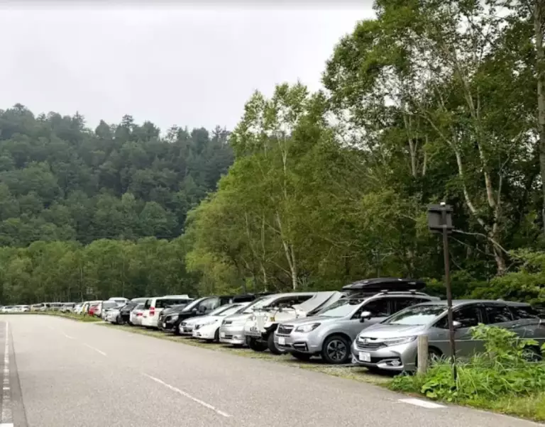 折立キャンプ場駐車場