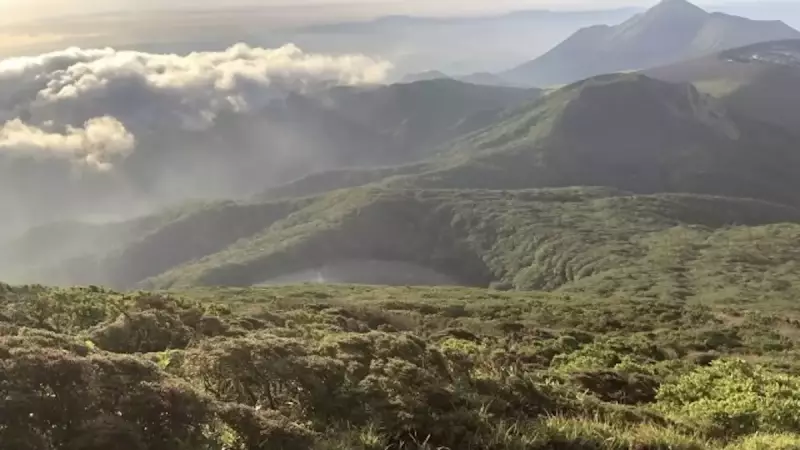 九州の日本百名山韓国岳からの眺望