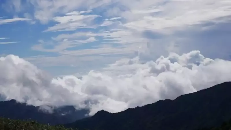九州の日本百名山宮之浦岳山頂からの眺望