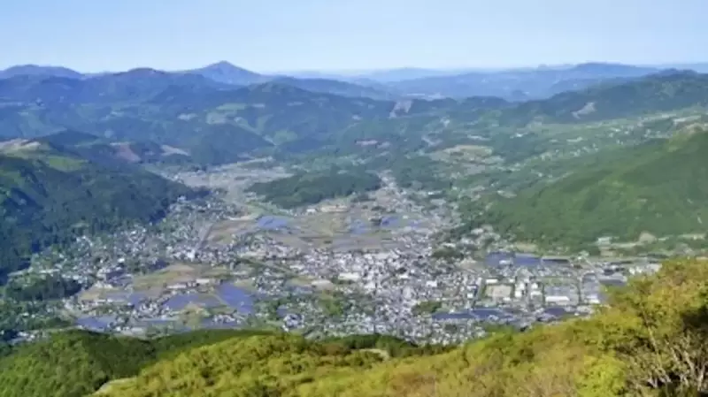 由布岳登山登山道から見下ろす湯布院の街