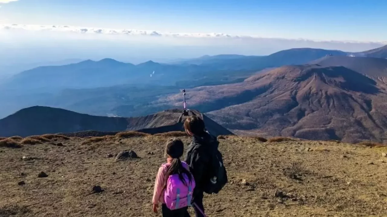 高千穂峰登山山頂の眺望