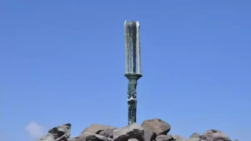 高千穂峰登山天孫降臨ルート山頂の天の逆鉾