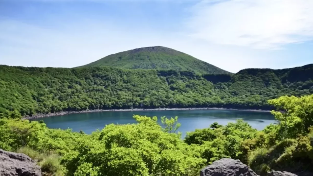 九州の日本百名山霧島山の韓国岳と大浪池