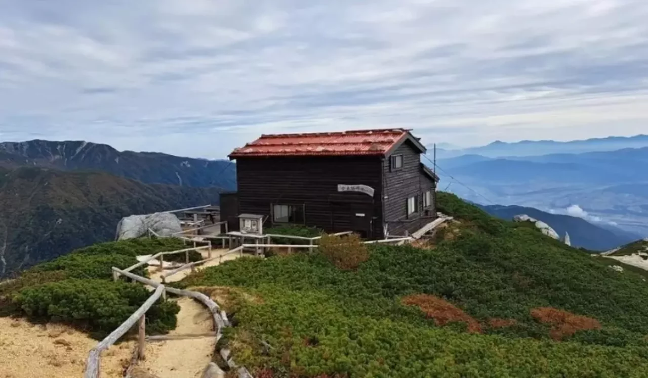 空木岳駒峰ヒュッテ