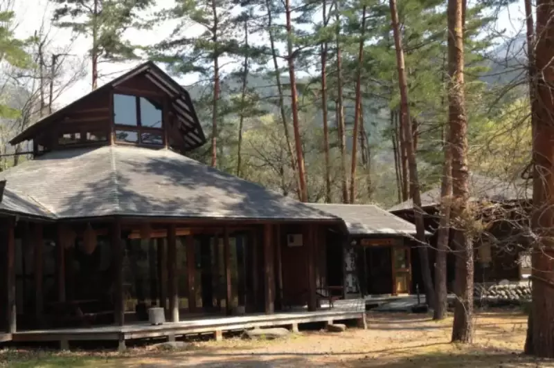 南アルプス邑野鳥公園のビジターセンター