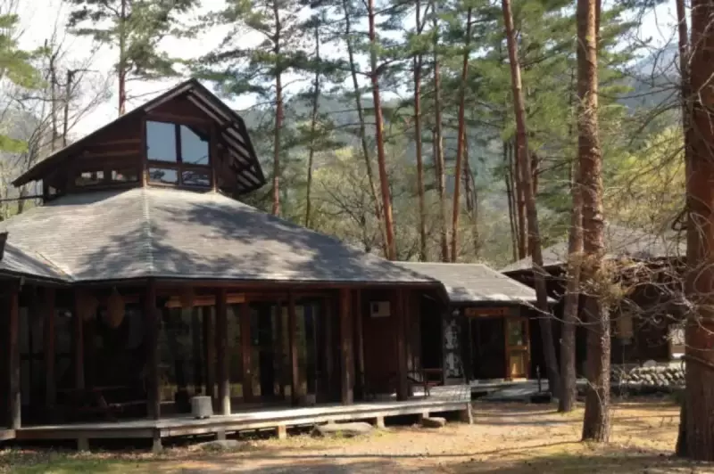 南アルプス邑野鳥公園のビジターセンター
