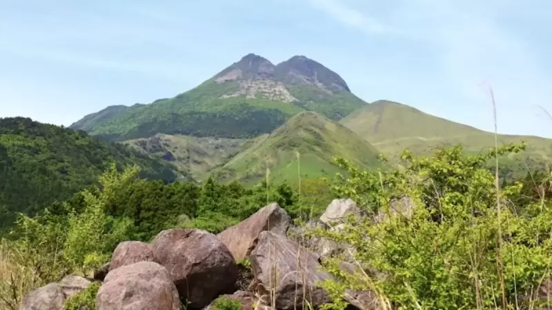 由布岳登山 西登山口ルートの巨石群