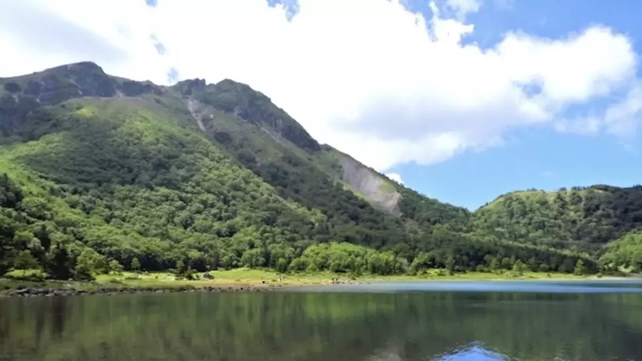 【群馬のおすすめ登山】山頂から絶 群馬 登山 日光白根山