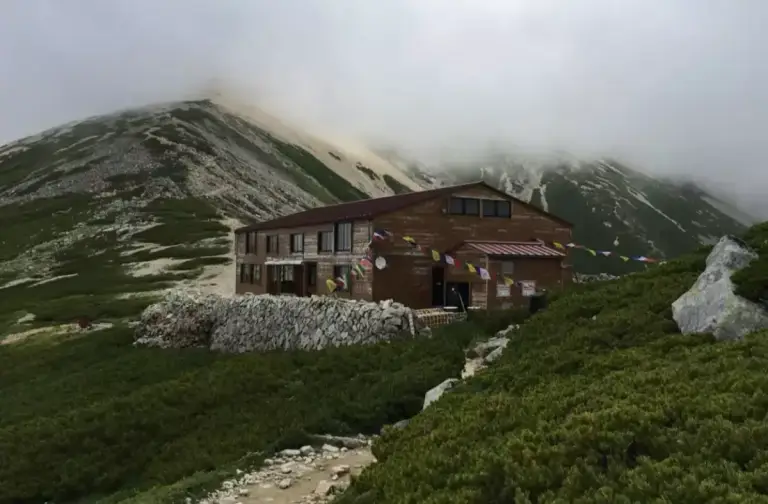 薬師岳山荘