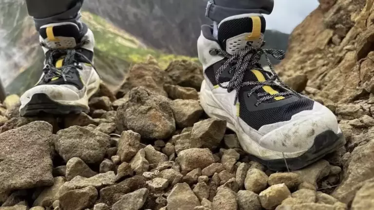 低山 登山 ハイキングシューズ
