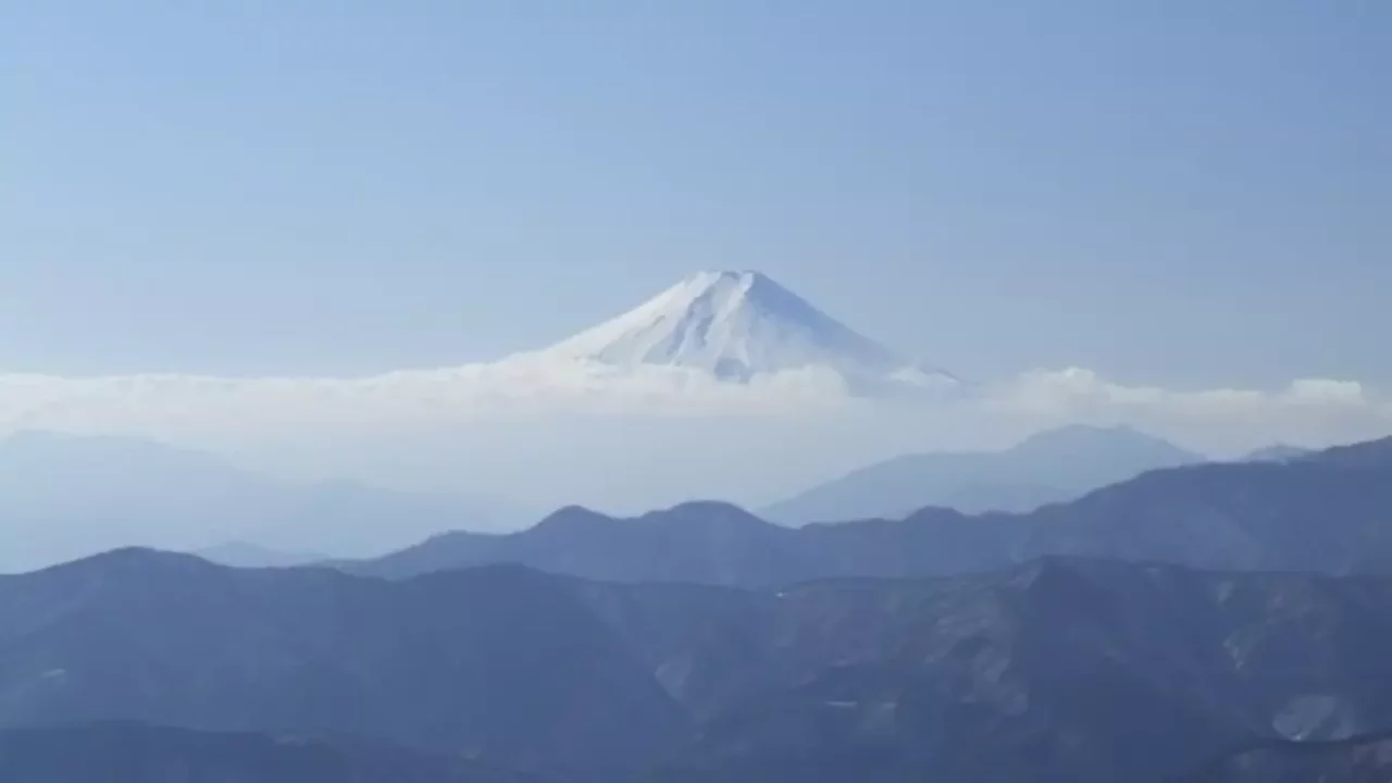 奥多摩 登山 鷹ノ巣山から見た富士山