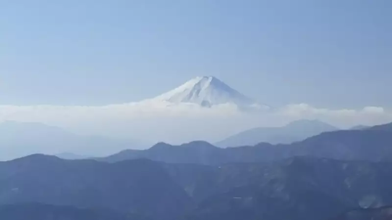 奥多摩 登山 鷹ノ巣山から見た富士山