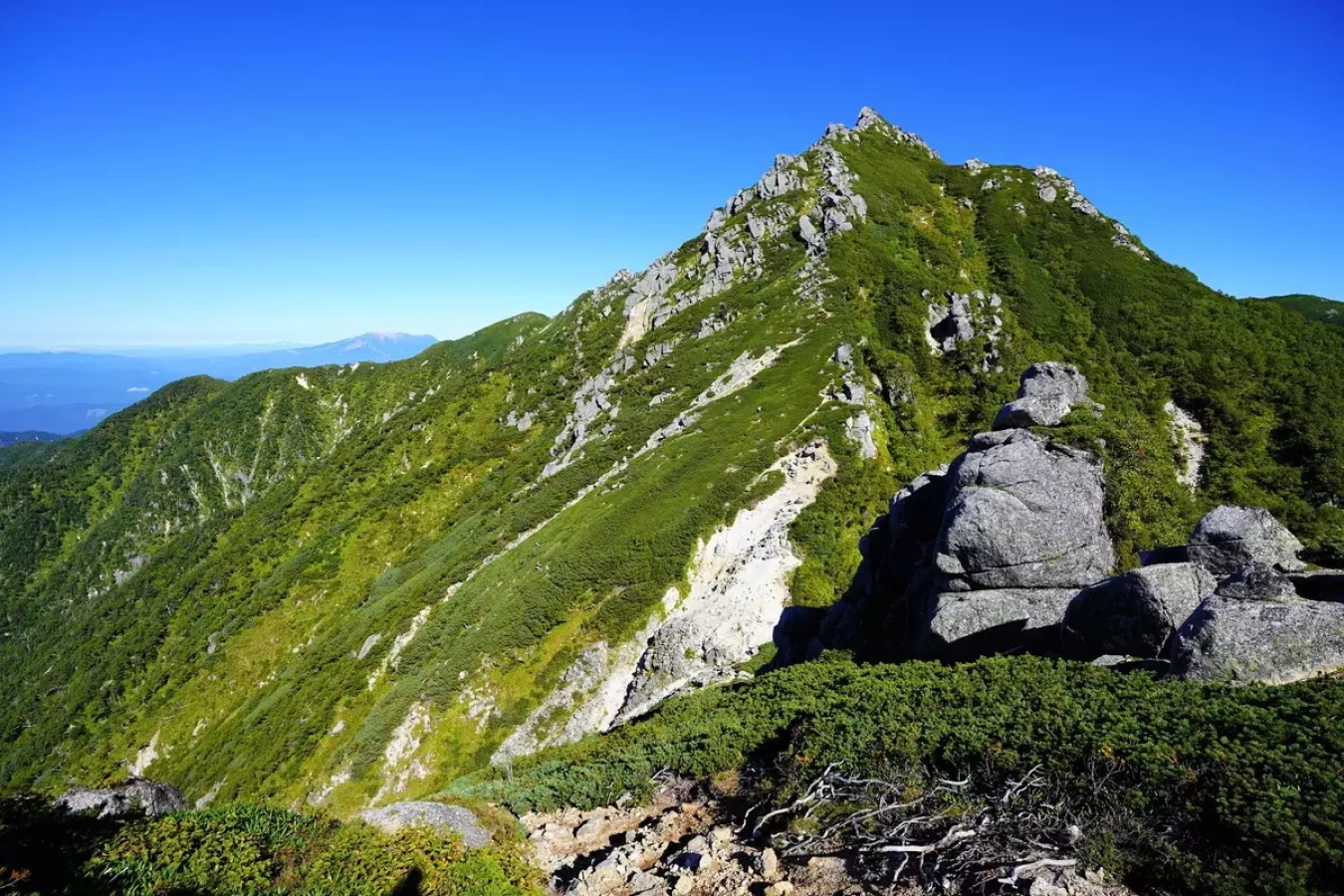 南アルプスを一望する眺望が魅力の高峰-南駒ヶ岳の初心者向けから中級者向けの難易度別登山ルート紹介