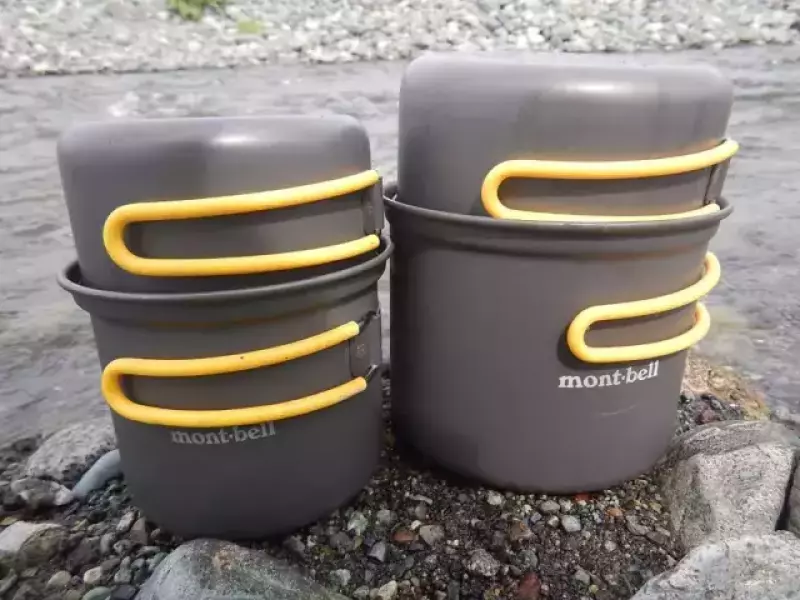 【賢いスタッキング例】ストーブもカトラリーも燃料もコンパクトに収納できる