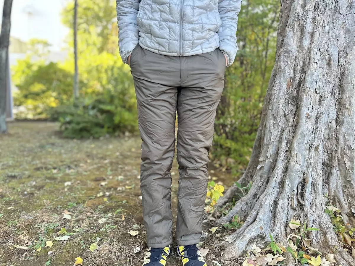 モンベルで最も軽量なダウンパンツ『スペリオダウンパンツ』と最も軽量な化繊綿パンツ『U.L.サーマラップパンツ』の使い分け
