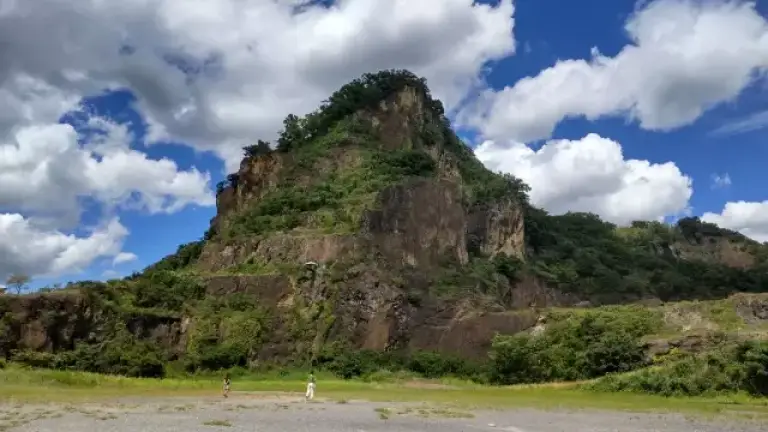 岩船山