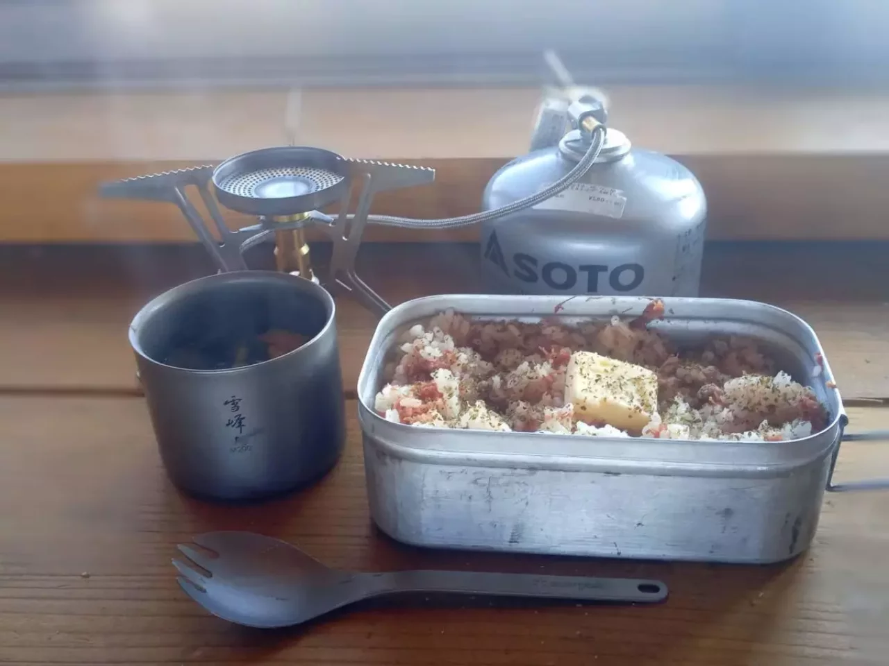 コンビーフ炊き込みご飯
登山 食事