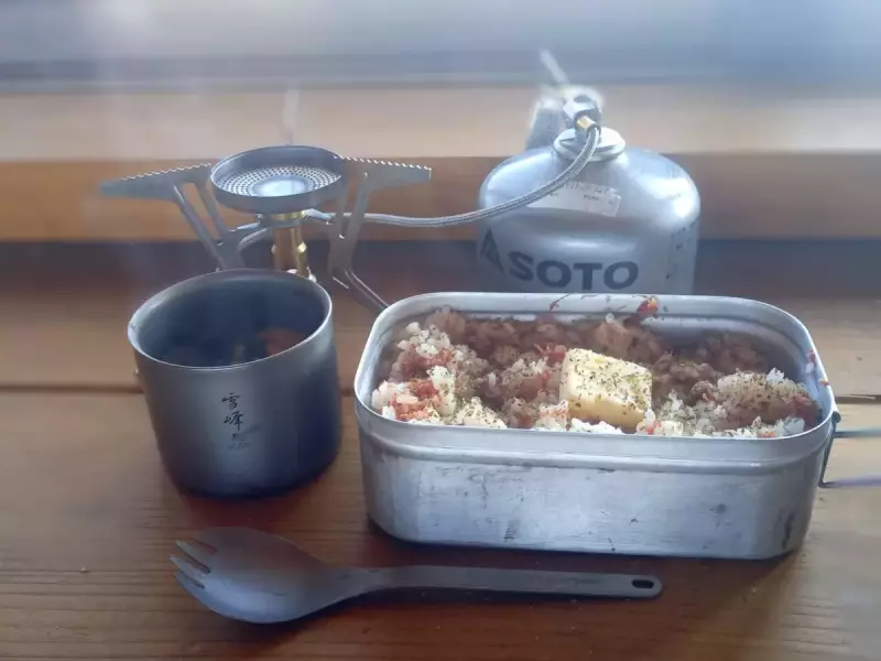 コンビーフ炊き込みご飯
登山 食事