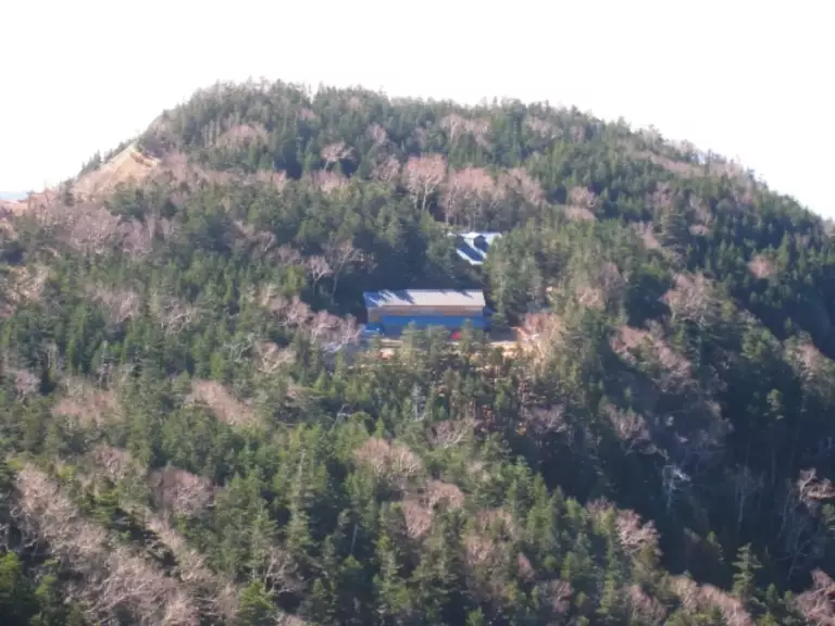 三伏小屋遠景
