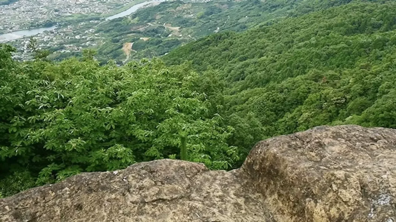 低山 ハイキング 関西 明神岩