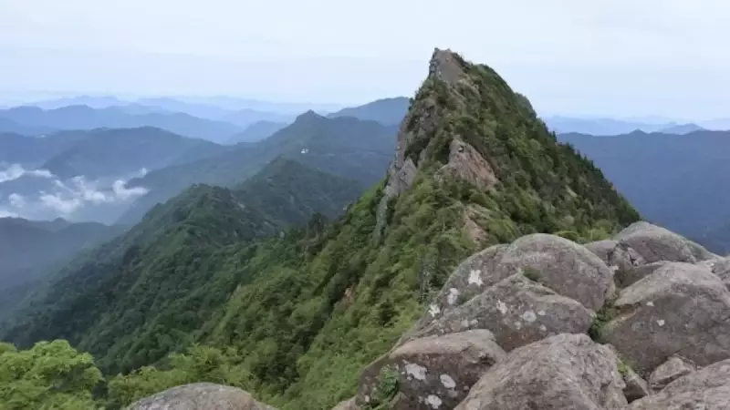 四国と中国地方の日本百名山石鎚山