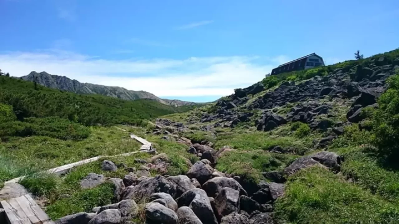 雲ノ平山荘遠景