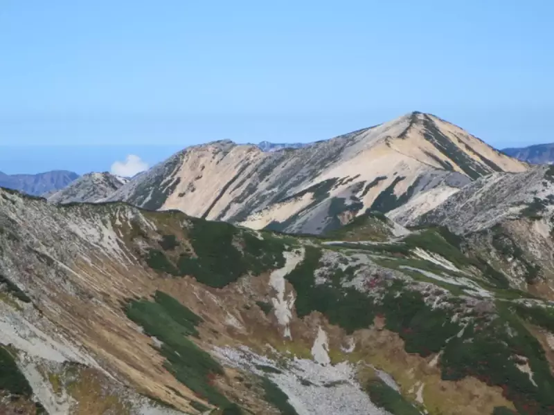 赤牛岳山容