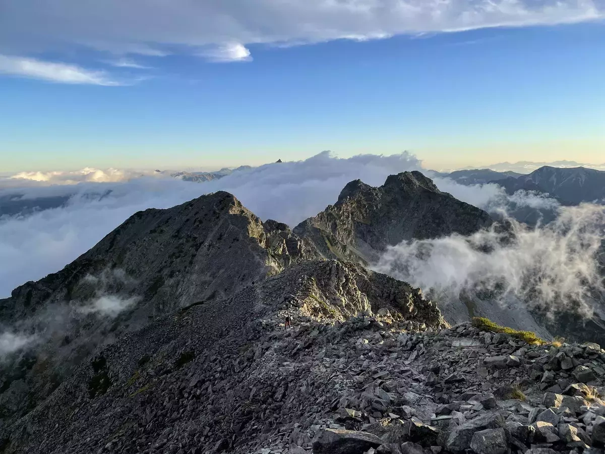 前穂高岳登山で北アルプスを一望 難易度ルート別に解説