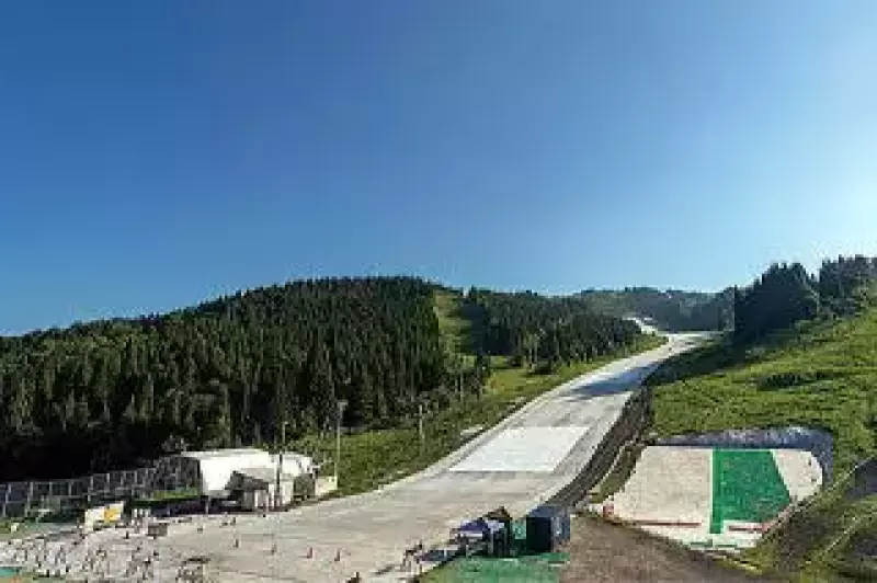 ウイングヒルズ白鳥リゾートの夏スキー