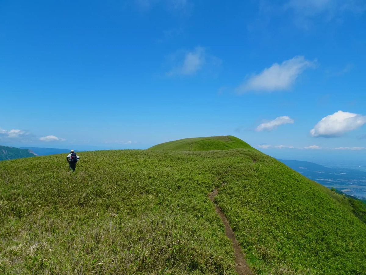 【三重県の竜ヶ岳】初心者も楽しめる!滝がある涼しい登山コースを難易度別で紹介|鈴鹿山脈