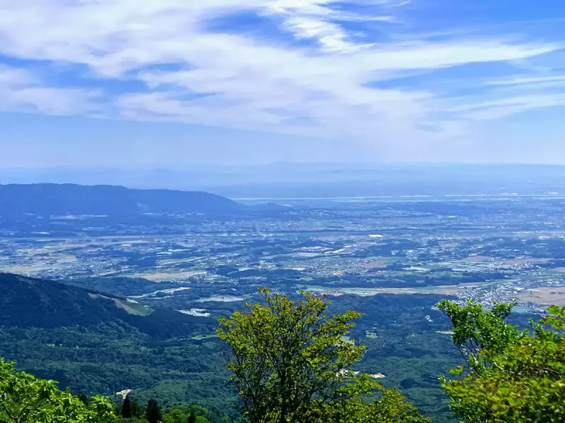 釈迦ヶ岳から伊勢平野を望む