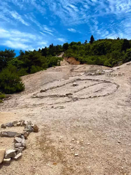 ハト峰近くの地上絵